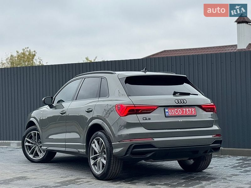 Внедорожник / Кроссовер Audi Q3 2024 в Тернополе