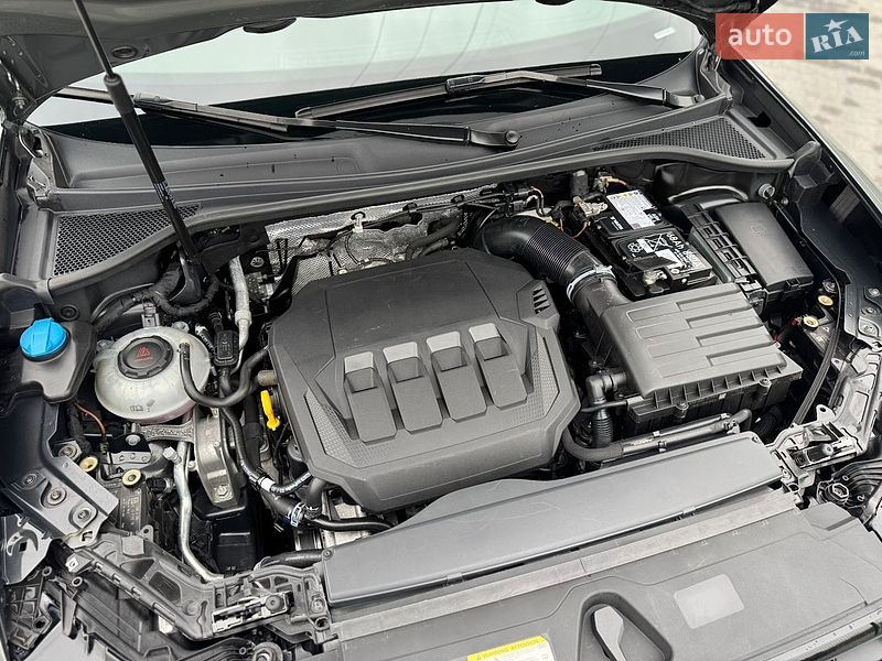 Внедорожник / Кроссовер Audi Q3 2024 в Тернополе
