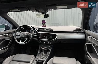 Внедорожник / Кроссовер Audi Q3 2024 в Тернополе