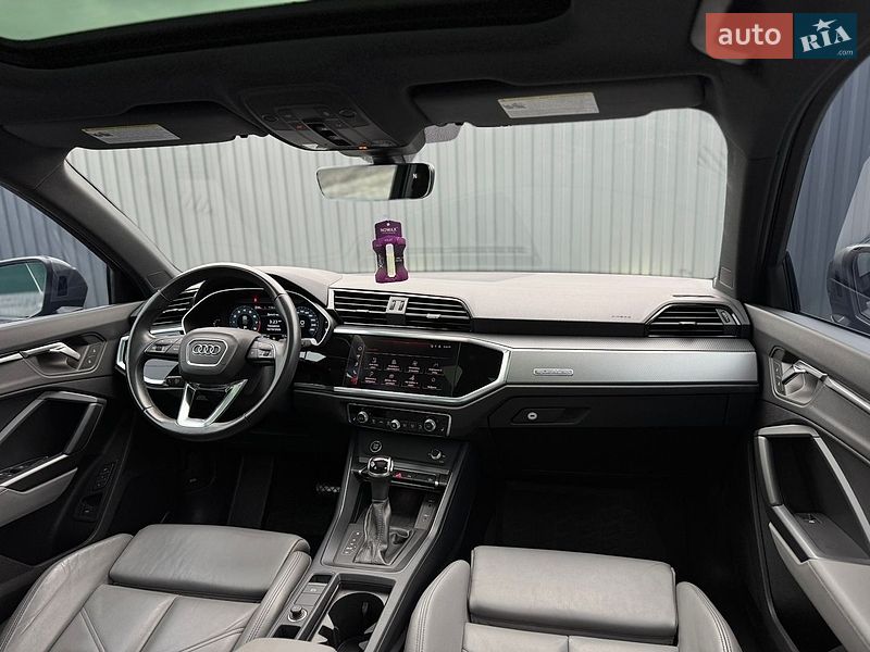 Внедорожник / Кроссовер Audi Q3 2024 в Тернополе