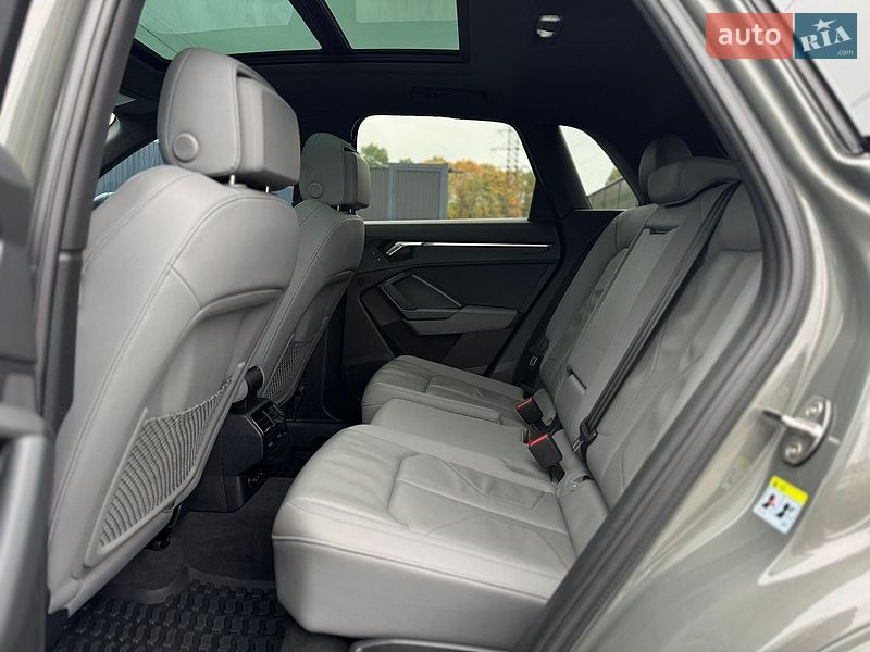 Внедорожник / Кроссовер Audi Q3 2024 в Тернополе