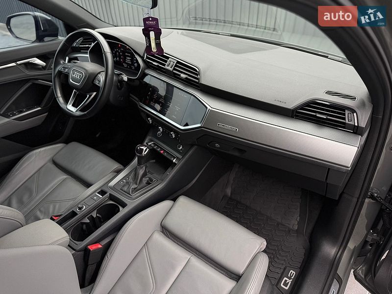 Внедорожник / Кроссовер Audi Q3 2024 в Тернополе