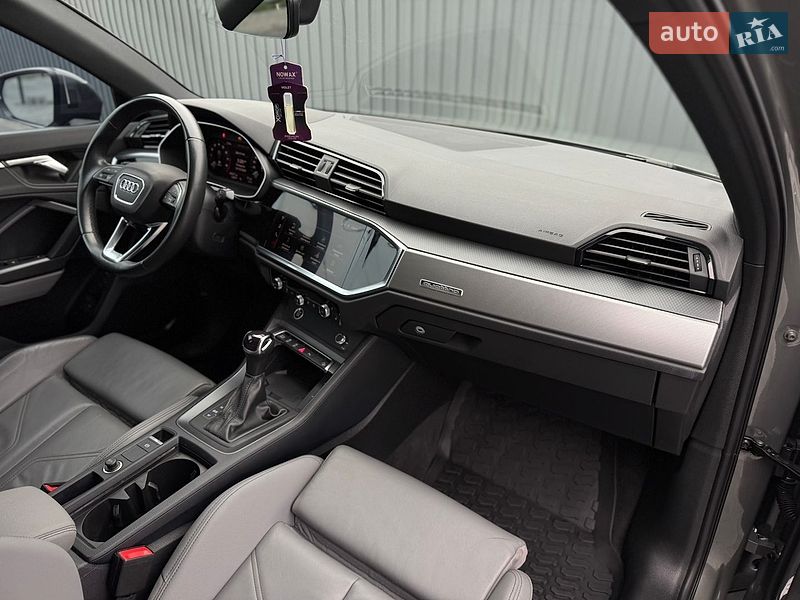Внедорожник / Кроссовер Audi Q3 2024 в Тернополе