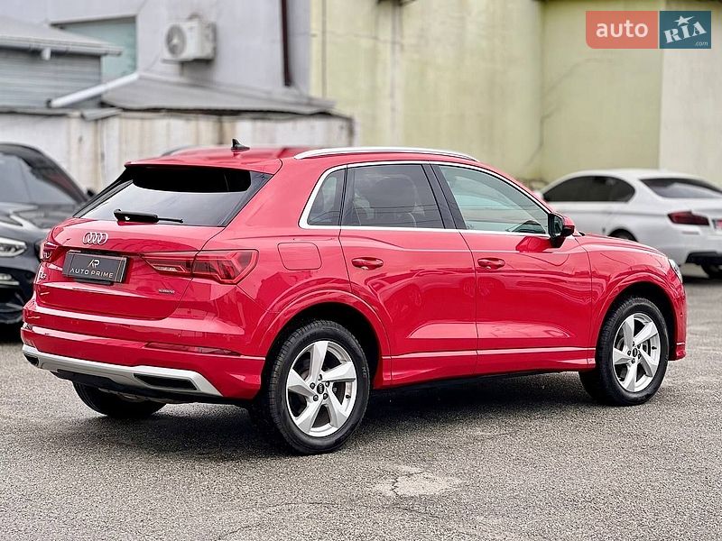 Внедорожник / Кроссовер Audi Q3 2021 в Киеве