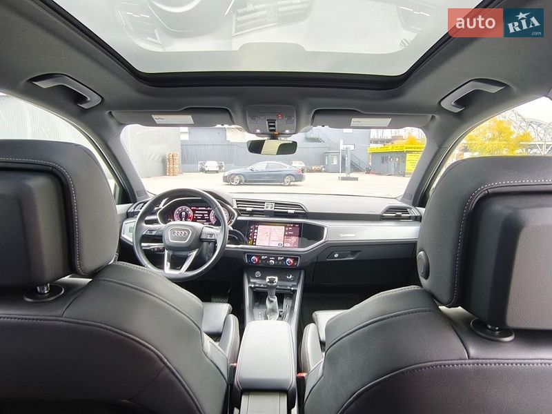 Внедорожник / Кроссовер Audi Q3 2020 в Киеве