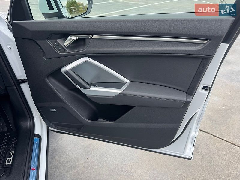 Внедорожник / Кроссовер Audi Q3 2025 в Киеве