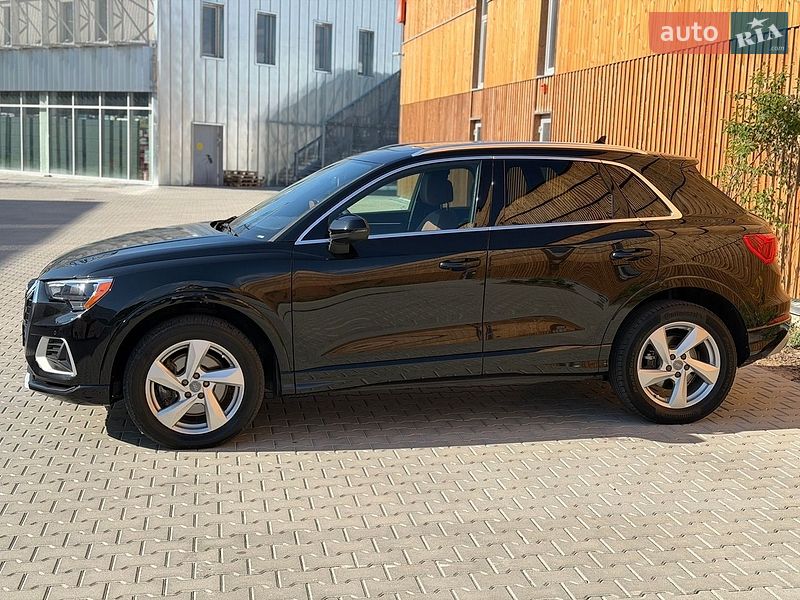 Позашляховик / Кросовер Audi Q3 2020 в Львові