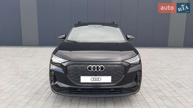 Позашляховик / Кросовер Audi Q4 e-tron 2021 в Хмельницькому