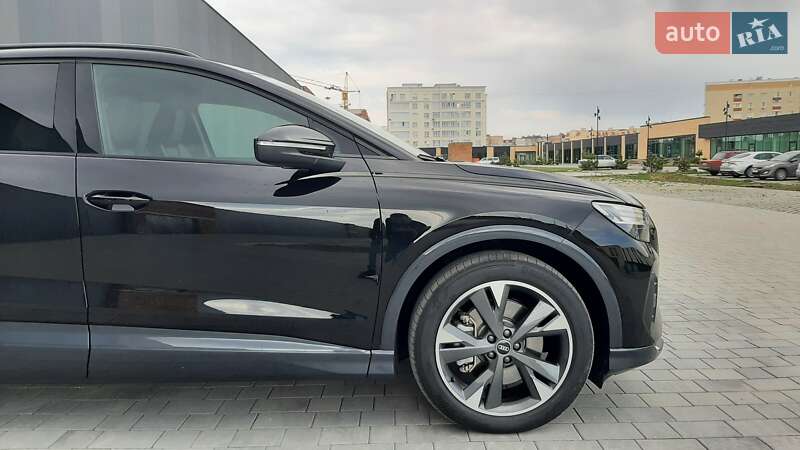 Позашляховик / Кросовер Audi Q4 e-tron 2021 в Хмельницькому