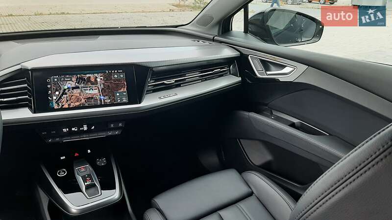Позашляховик / Кросовер Audi Q4 e-tron 2021 в Хмельницькому