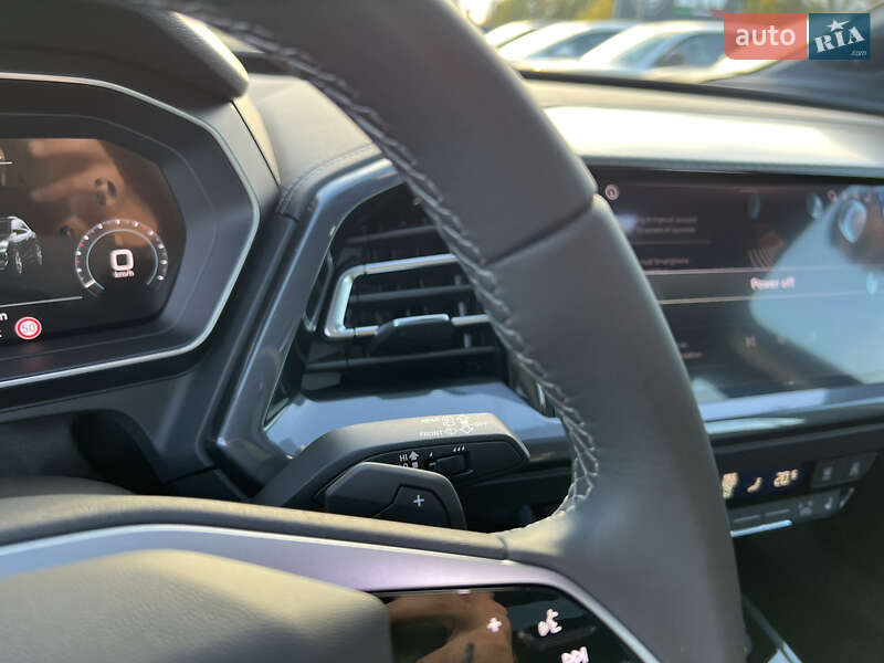 Позашляховик / Кросовер Audi Q4 e-tron 2023 в Івано-Франківську