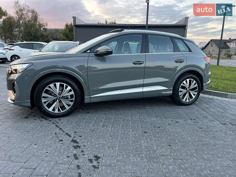 Позашляховик / Кросовер Audi Q4 e-tron 2023 в Івано-Франківську