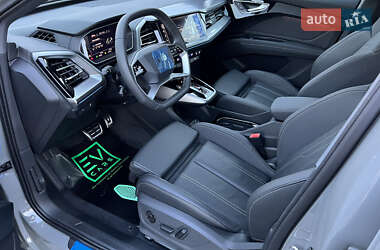 Позашляховик / Кросовер Audi Q4 e-tron 2023 в 