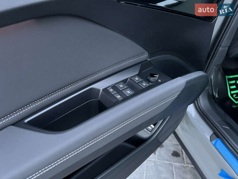 Позашляховик / Кросовер Audi Q4 e-tron 2023 в Івано-Франківську