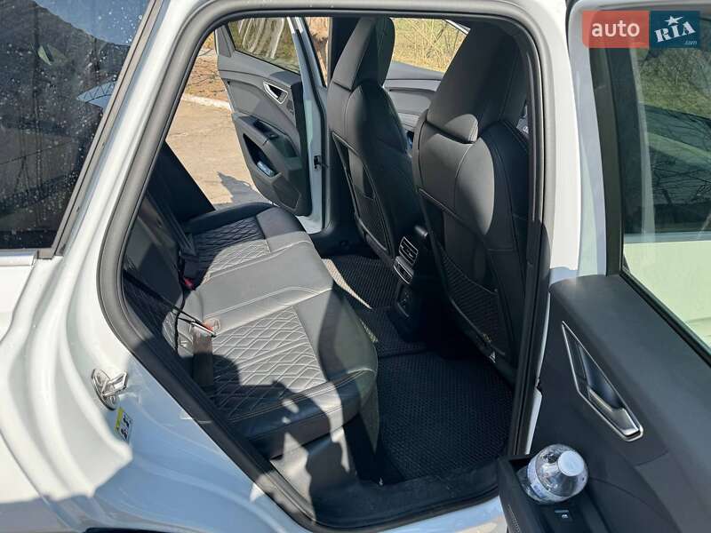 Внедорожник / Кроссовер Audi Q4 e-tron 2021 в Полтаве