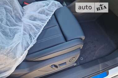 Позашляховик / Кросовер Audi Q4 e-tron 2024 в Чернівцях