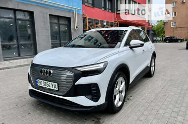 Позашляховик / Кросовер Audi Q4 e-tron 2023 в Рівному