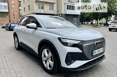 Позашляховик / Кросовер Audi Q4 e-tron 2023 в Рівному