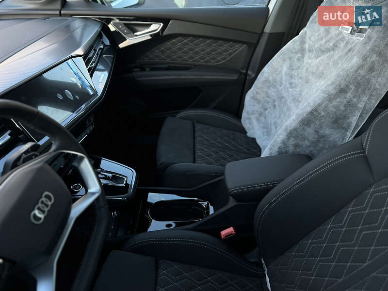 Позашляховик / Кросовер Audi Q4 e-tron 2020 в Житомирі
