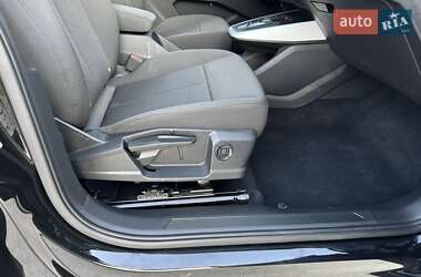 Позашляховик / Кросовер Audi Q4 e-tron 2021 в 