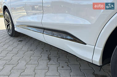 Внедорожник / Кроссовер Audi Q4 e-tron 2025 в 