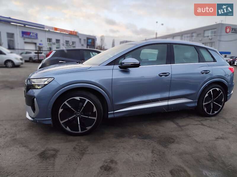 Внедорожник / Кроссовер Audi Q4 e-tron 2023 в Киеве