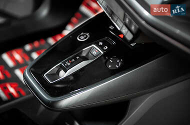 Внедорожник / Кроссовер Audi Q4 e-tron 2022 в 