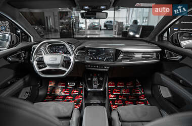 Внедорожник / Кроссовер Audi Q4 e-tron 2022 в 