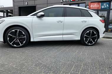 Внедорожник / Кроссовер Audi Q4 e-tron 2023 в 