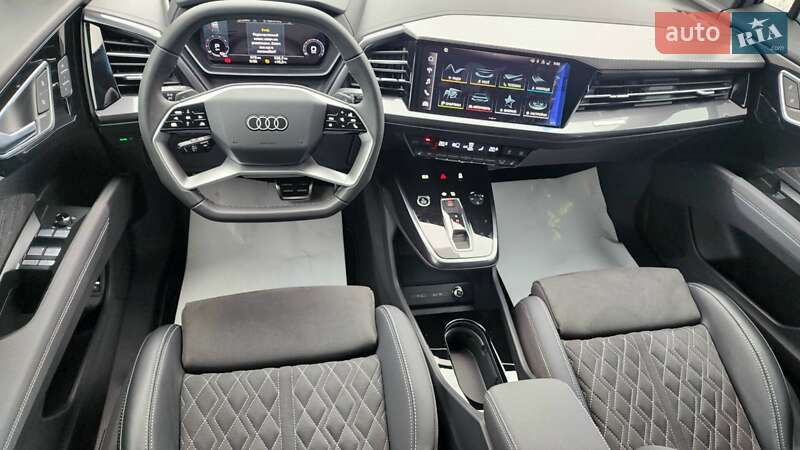 Позашляховик / Кросовер Audi Q4 e-tron 2023 в Івано-Франківську