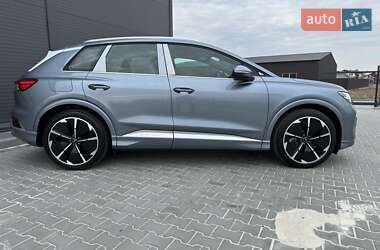 Позашляховик / Кросовер Audi Q4 e-tron 2024 в 