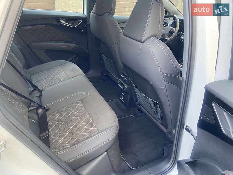 Внедорожник / Кроссовер Audi Q4 e-tron 2023 в Ивано-Франковске фото 12 Внедорожник / Кроссовер Audi Q4 e-tron 2023 в Ивано-Франковске
