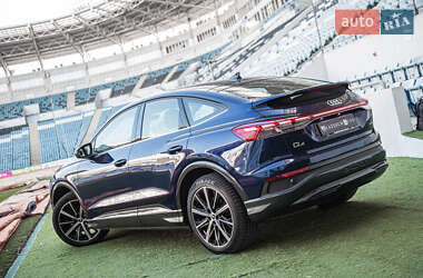 Внедорожник / Кроссовер Audi Q4 e-tron 2021 в 