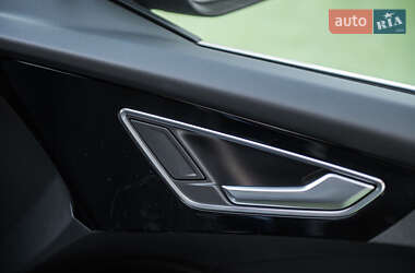 Внедорожник / Кроссовер Audi Q4 e-tron 2021 в 