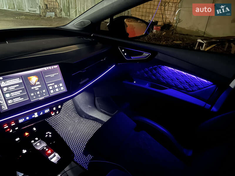 Внедорожник / Кроссовер Audi Q4 e-tron 2023 в Киеве