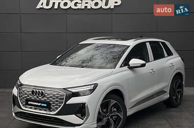 Позашляховик / Кросовер Audi Q4 e-tron 2024 в 
