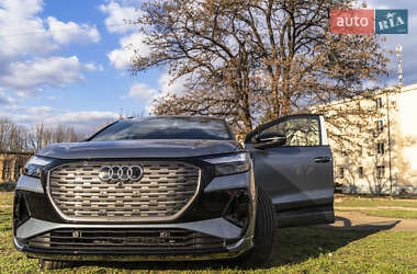 Внедорожник / Кроссовер Audi Q4 e-tron 2023 в 