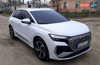 Внедорожник / Кроссовер Audi Q4 e-tron 2023 в 