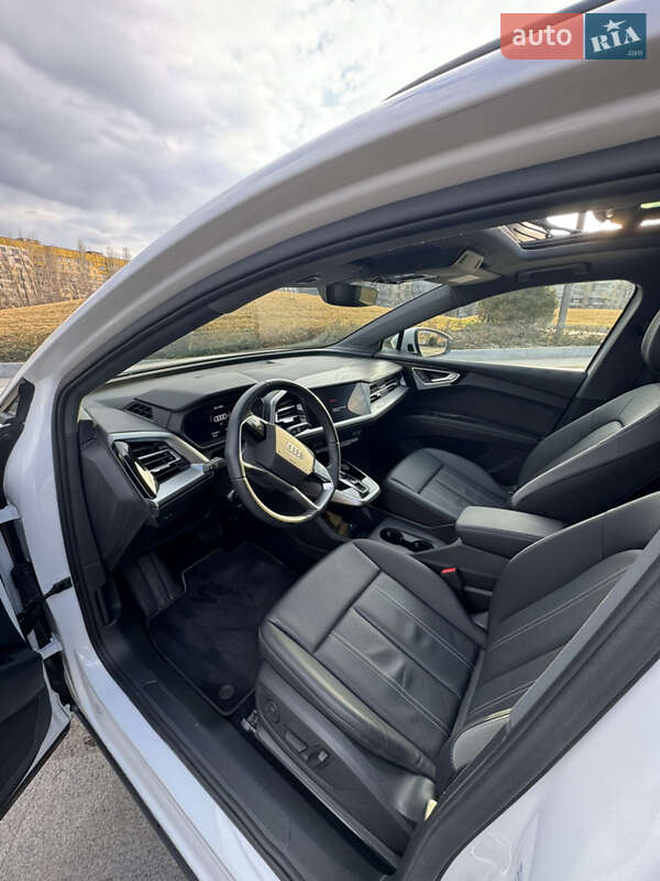 Позашляховик / Кросовер Audi Q4 e-tron 2023 в Дніпрі