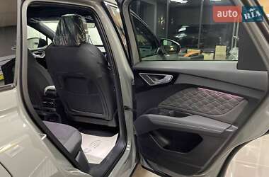 Позашляховик / Кросовер Audi Q4 e-tron 2025 в 
