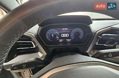 Позашляховик / Кросовер Audi Q4 e-tron 2023 в 