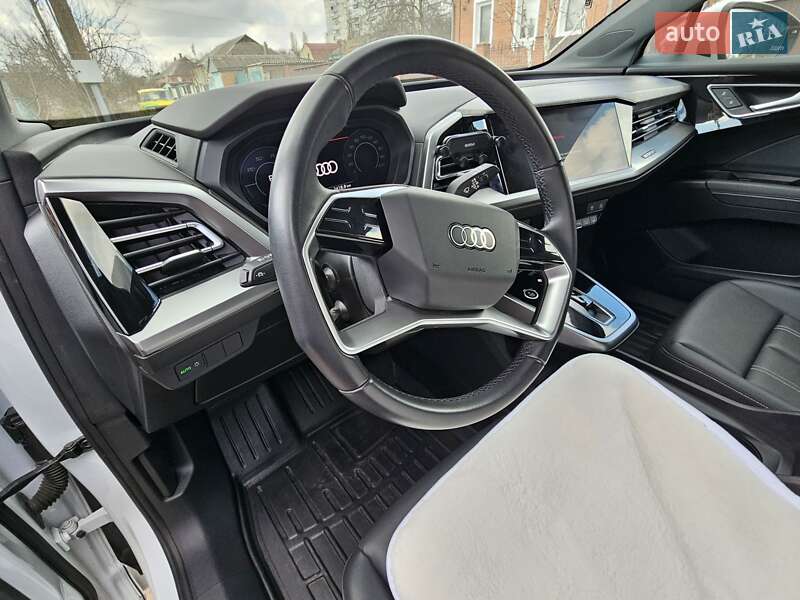 Позашляховик / Кросовер Audi Q4 e-tron 2023 в Харкові