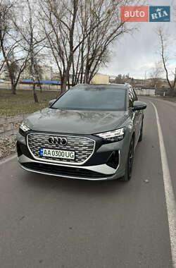 Позашляховик / Кросовер Audi Q4 e-tron 2023 в 