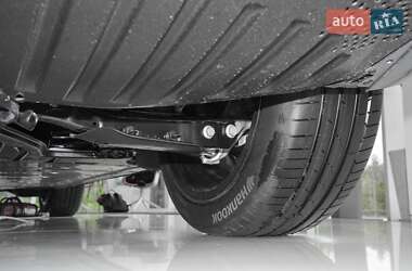 Позашляховик / Кросовер Audi Q4 e-tron 2024 в 