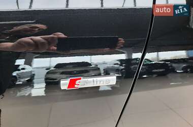 Позашляховик / Кросовер Audi Q4 e-tron 2023 в 