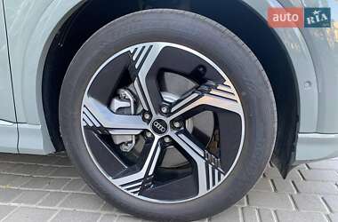 Внедорожник / Кроссовер Audi Q4 e-tron 2025 в 