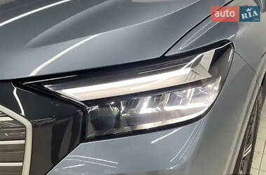 Позашляховик / Кросовер Audi Q4 e-tron 2023 в 