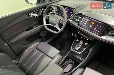 Позашляховик / Кросовер Audi Q4 e-tron 2023 в 