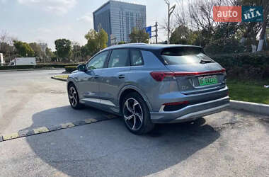 Внедорожник / Кроссовер Audi Q4 e-tron 2023 в 