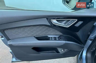 Внедорожник / Кроссовер Audi Q4 e-tron 2023 в 
